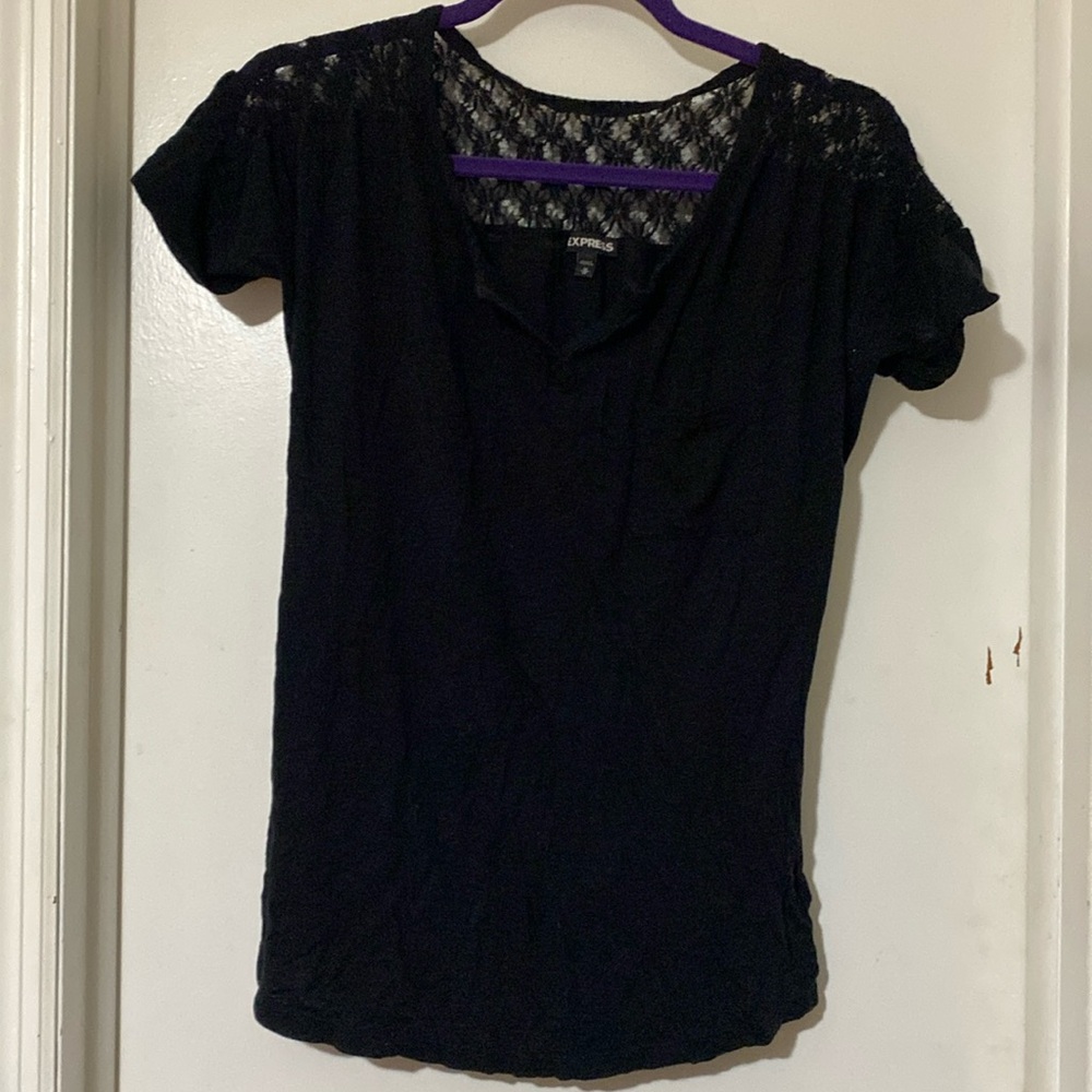 Black tee